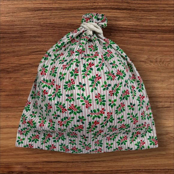 Christmas Holly Cotton Linen Bread Bag, Sourdough Bread Keeper, Gift Bag Bread - Picture 4 of 5